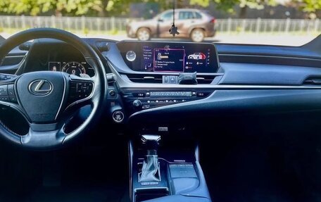 Lexus ES VII, 2019 год, 2 950 000 рублей, 22 фотография