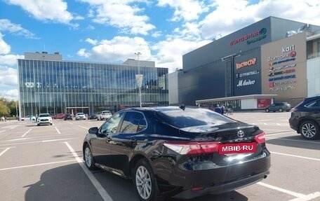 Toyota Camry, 2021 год, 2 200 000 рублей, 4 фотография