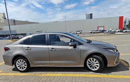 Toyota Corolla, 2022 год, 2 400 000 рублей, 3 фотография