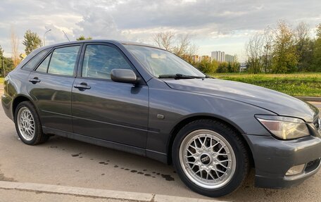 Lexus IS II рестайлинг 2, 2003 год, 1 300 000 рублей, 4 фотография