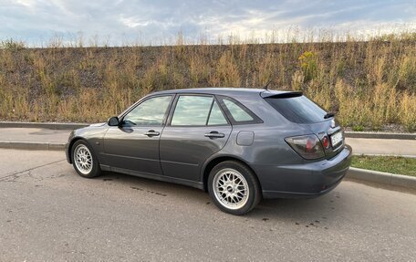Lexus IS II рестайлинг 2, 2003 год, 1 300 000 рублей, 9 фотография
