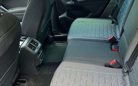 Volkswagen Tiguan II, 2021 год, 2 830 000 рублей, 13 фотография