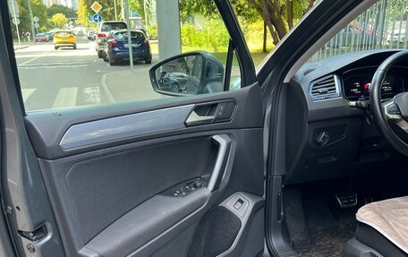 Volkswagen Tiguan II, 2021 год, 2 830 000 рублей, 14 фотография