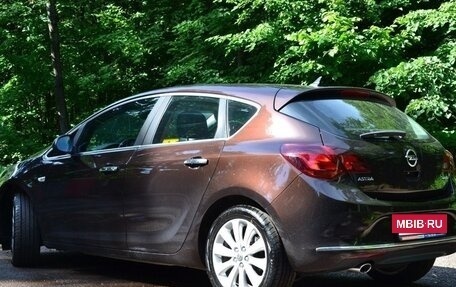 Opel Astra J, 2013 год, 1 080 000 рублей, 4 фотография