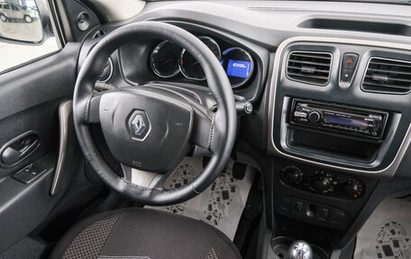 Renault Logan II, 2017 год, 649 000 рублей, 10 фотография