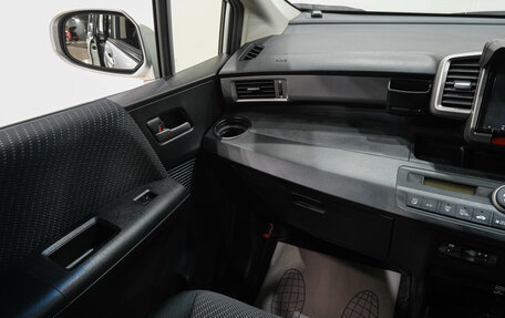 Honda Freed I, 2013 год, 1 139 000 рублей, 17 фотография