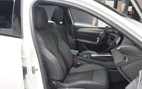 Peugeot 308, 2022 год, 2 450 000 рублей, 17 фотография