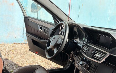 Mercedes-Benz E-Класс, 2010 год, 1 300 000 рублей, 3 фотография