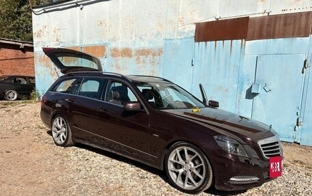 Mercedes-Benz E-Класс, 2010 год, 1 300 000 рублей, 9 фотография