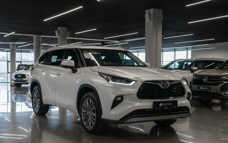 Toyota Highlander, 2026 год, 5 900 000 рублей, 2 фотография