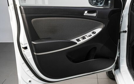 Hyundai Solaris II рестайлинг, 2011 год, 690 000 рублей, 11 фотография
