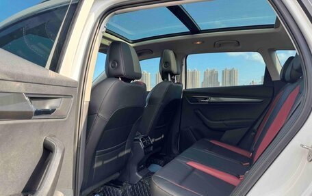 Skoda Karoq I, 2023 год, 1 600 000 рублей, 16 фотография