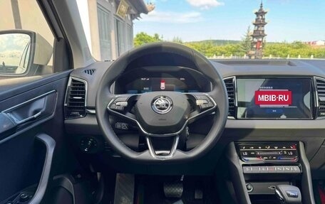 Skoda Karoq I, 2023 год, 1 600 000 рублей, 10 фотография