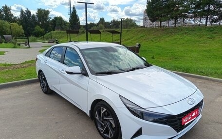 Hyundai Elantra, 2021 год, 1 750 000 рублей, 10 фотография