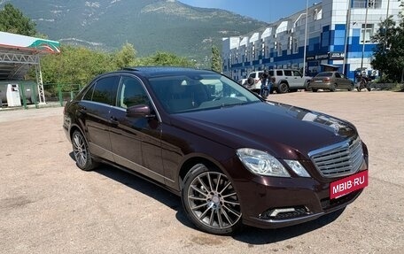 Mercedes-Benz E-Класс, 2010 год, 1 310 000 рублей, 6 фотография