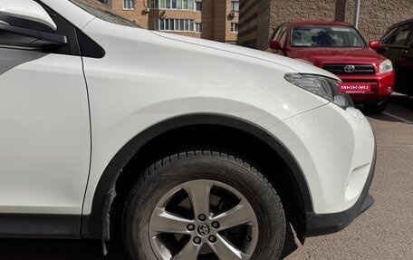 Toyota RAV4, 2015 год, 2 090 000 рублей, 2 фотография