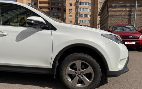 Toyota RAV4, 2015 год, 2 090 000 рублей, 14 фотография