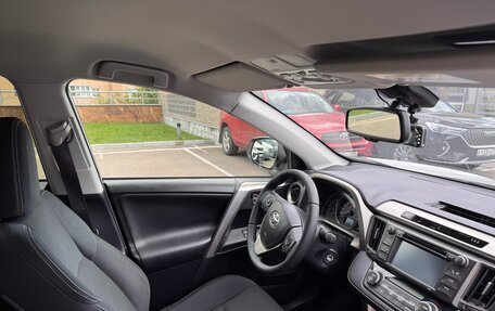 Toyota RAV4, 2015 год, 2 090 000 рублей, 24 фотография