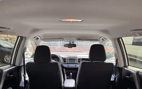 Toyota RAV4, 2015 год, 2 090 000 рублей, 34 фотография