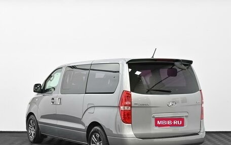 Hyundai Grand Starex Grand Starex I рестайлинг 2, 2017 год, 2 085 000 рублей, 4 фотография