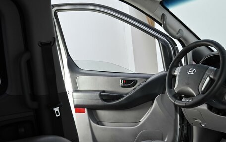 Hyundai Grand Starex Grand Starex I рестайлинг 2, 2017 год, 2 085 000 рублей, 10 фотография