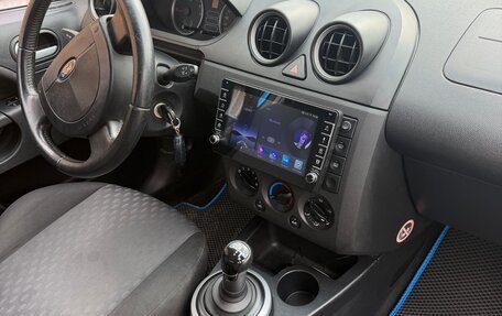 Ford Fiesta, 2004 год, 280 000 рублей, 5 фотография