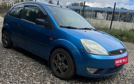 Ford Fiesta, 2004 год, 280 000 рублей, 2 фотография