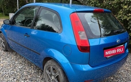 Ford Fiesta, 2004 год, 280 000 рублей, 3 фотография