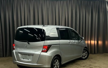 Honda Freed I, 2011 год, 729 888 рублей, 3 фотография