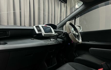 Honda Freed I, 2011 год, 729 888 рублей, 17 фотография