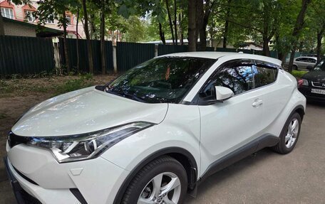 Toyota C-HR I рестайлинг, 2018 год, 2 350 000 рублей, 8 фотография