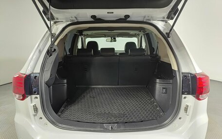 Mitsubishi Outlander III рестайлинг 3, 2022 год, 3 190 000 рублей, 12 фотография