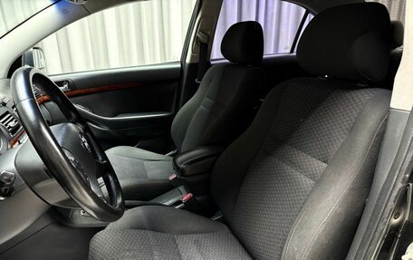 Toyota Avensis III рестайлинг, 2005 год, 589 000 рублей, 26 фотография