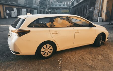 Toyota Auris II, 2016 год, 1 600 000 рублей, 3 фотография