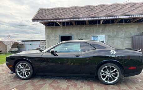 Dodge Challenger III рестайлинг 2, 2022 год, 5 300 000 рублей, 4 фотография