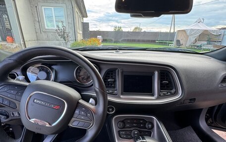 Dodge Challenger III рестайлинг 2, 2022 год, 5 300 000 рублей, 13 фотография