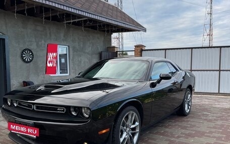 Dodge Challenger III рестайлинг 2, 2022 год, 5 300 000 рублей, 7 фотография