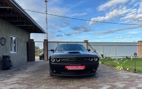 Dodge Challenger III рестайлинг 2, 2022 год, 5 300 000 рублей, 11 фотография