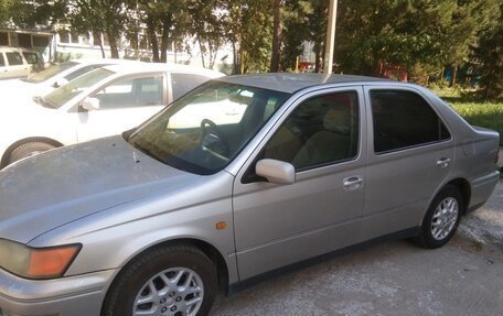 Toyota Vista V30, 2000 год, 400 000 рублей, 1 фотография