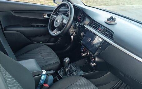 KIA Rio IV, 2019 год, 1 495 000 рублей, 2 фотография
