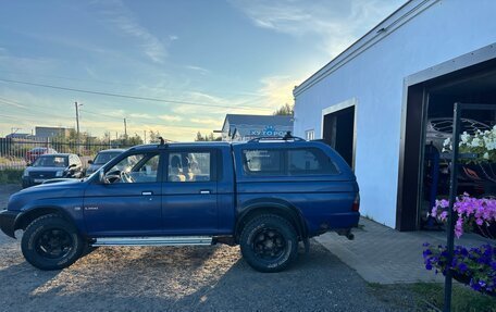 Mitsubishi L200 III рестайлинг, 2004 год, 550 000 рублей, 10 фотография