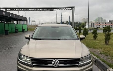 Volkswagen Tiguan II, 2018 год, 2 000 000 рублей, 3 фотография