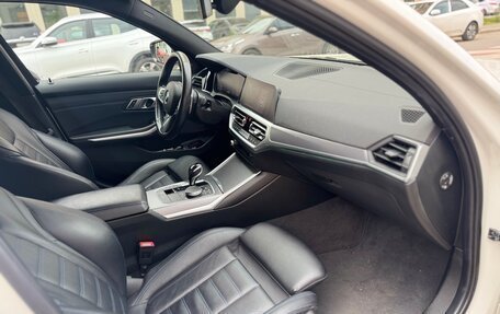 BMW 3 серия, 2019 год, 4 200 000 рублей, 22 фотография