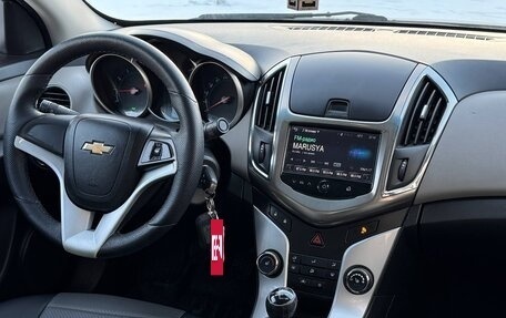 Chevrolet Cruze II, 2011 год, 394 999 рублей, 10 фотография