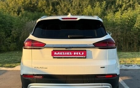 Geely Atlas, 2022 год, 2 200 000 рублей, 6 фотография