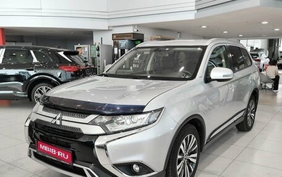 Mitsubishi Outlander III рестайлинг 3, 2020 год, 2 280 000 рублей, 1 фотография