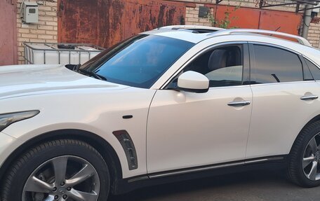 Infiniti FX II, 2011 год, 1 600 000 рублей, 1 фотография