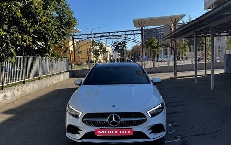 Mercedes-Benz A-Класс, 2022 год, 2 000 000 рублей, 1 фотография