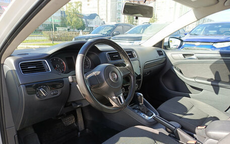 Volkswagen Jetta VI, 2013 год, 1 165 000 рублей, 16 фотография