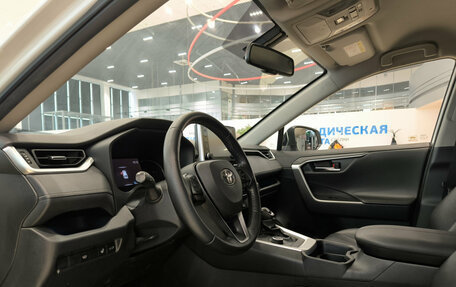 Toyota RAV4, 2021 год, 2 950 000 рублей, 16 фотография